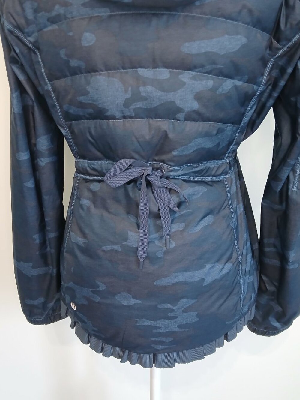 Lululemon Spring Fling Puffy Windbreaker Jacket Size 8 - Picture 8 of 10